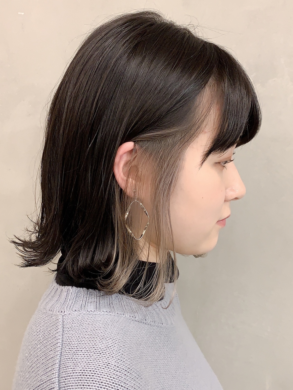 おしゃれにチラ見せ イヤリングカラーの魅力とおすすめの色別トレンドカタログ ホットペッパービューティーマガジン
