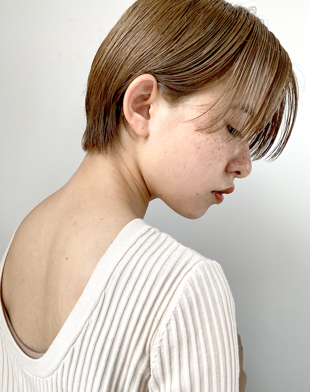 【Lit.】首のラインを綺麗に見せるシンプルストレートショート