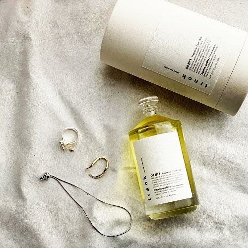 ヘアオイル どれがおすすめ スタイリスト監修 21年おすすめアイテム 正しい使い方 ホットペッパービューティーマガジン ヘアオイル どれがおすすめ スタイリスト監修 21年おすすめアイテム 正しい使い方 ホットペッパービューティーマガジン