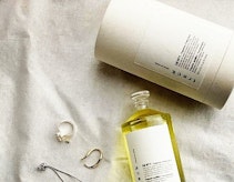 ヘアマスクってどんなもの うるツヤ髪へ導く使い方とおすすめアイテムをチェック ホットペッパービューティーマガジン ヘアマスクってどんなもの うるツヤ髪へ導く使い方とおすすめアイテムをチェック ホットペッパービューティーマガジン