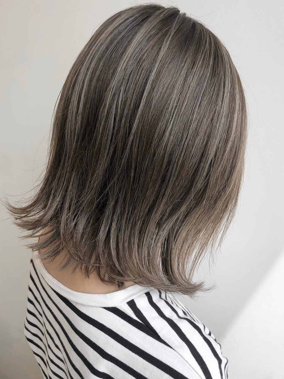21年夏 旬のヘアカラーカタログ 日差しに映えるほんのりカラー 髪色長持ちのポイントも ホットペッパービューティーマガジン 21年夏 旬のヘアカラーカタログ 日差しに映えるほんのりカラー 髪色長持ちのポイントも ホットペッパービューティーマガジン