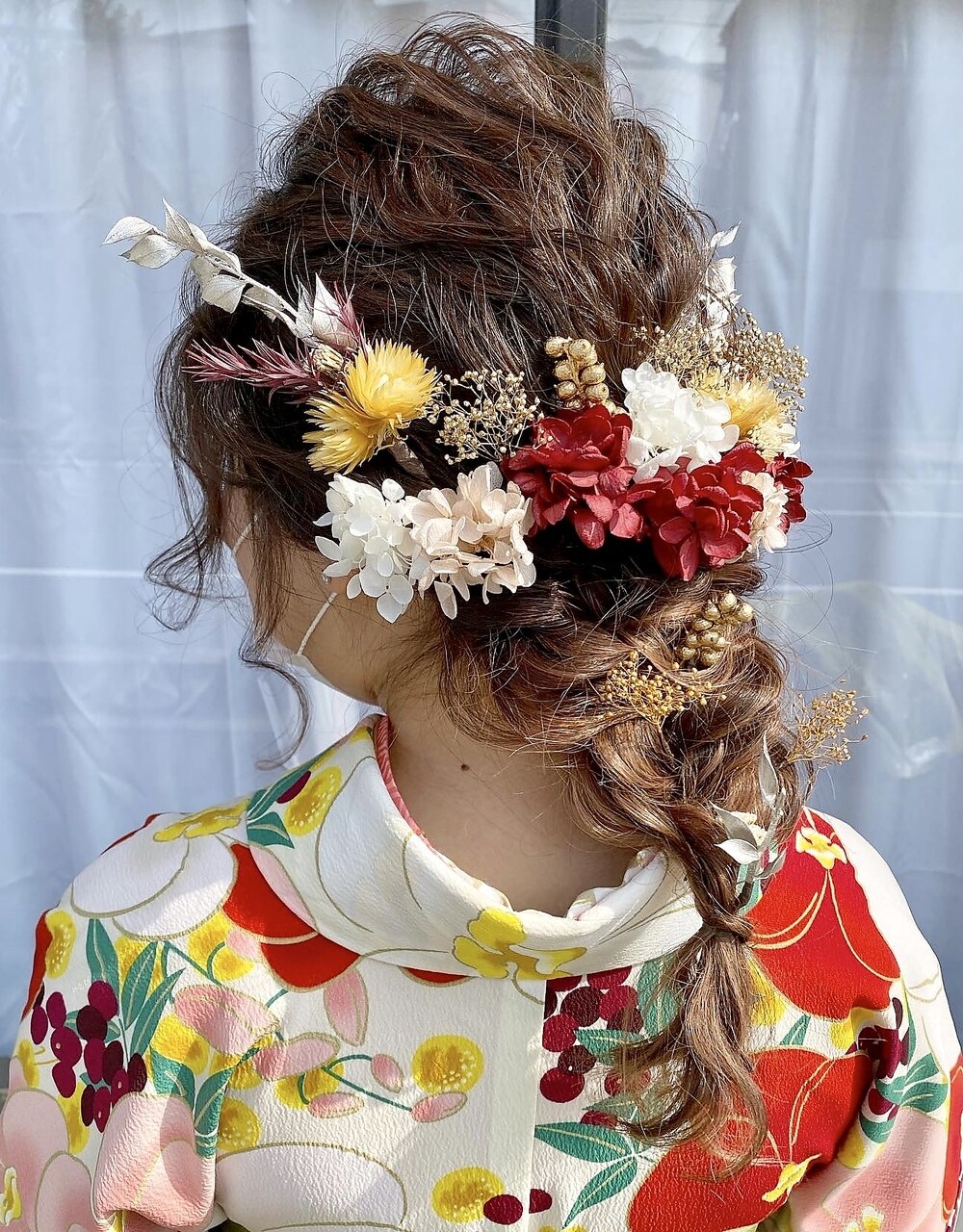 ミディアム向け 23年の成人式はこんなヘアアレンジで 晴れ姿に似合う髪型特集 ホットペッパービューティーマガジン