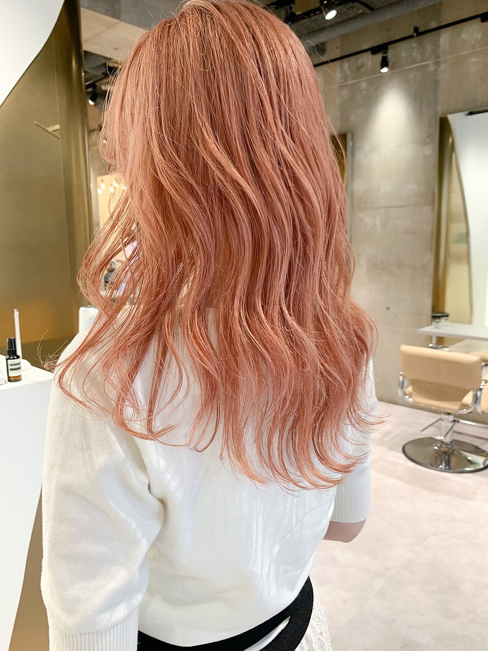 ピンクオレンジのヘアカラー見本集 ブリーチありとブリーチなしの色の違いもチェック ホットペッパービューティーマガジン