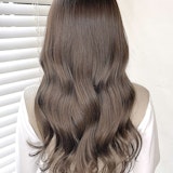 こっくりラテカラー特集。まろやかなラテ色の魅力とおすすめスタイルを紹介