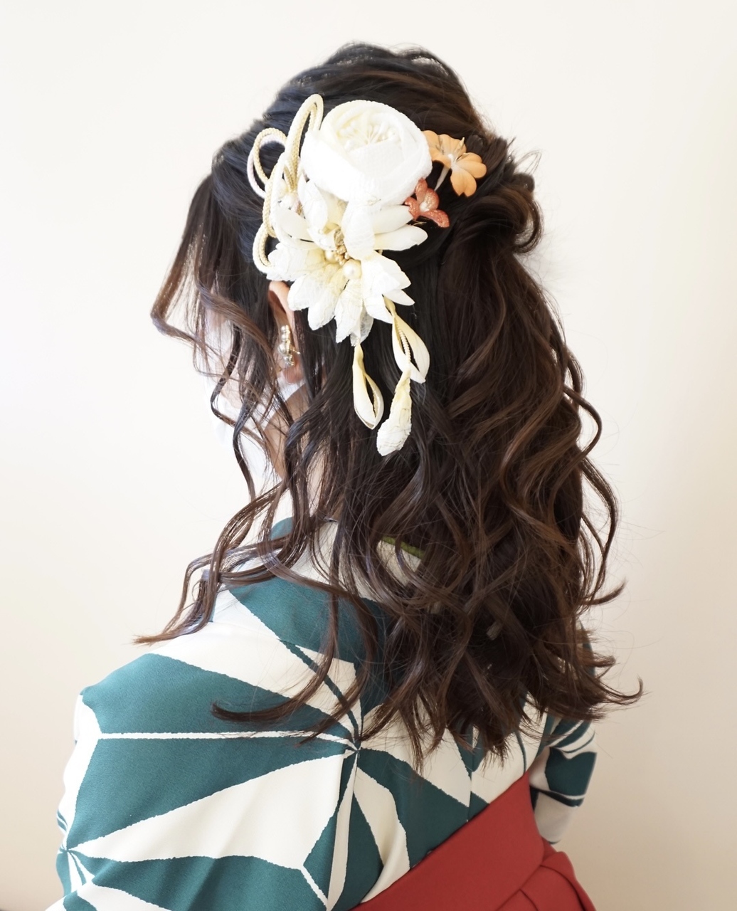 22年 卒業式の袴に合う髪型大特集 髪の長さ別 袴のカラー別に今っぽ大人アレンジを厳選 ホットペッパービューティーマガジン 22年 卒業式の袴に合う髪型大特集 髪の長さ別 袴のカラー別に今っぽ大人アレンジを厳選 ホットペッパービューティーマガジン