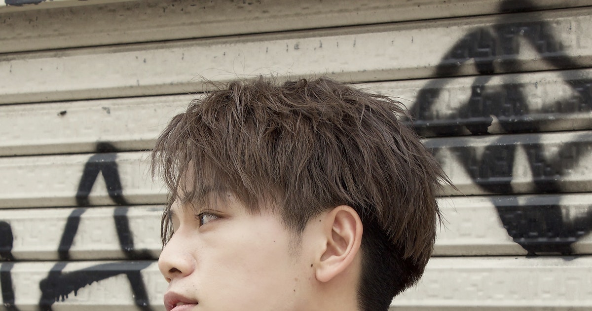 21年夏 男性はツイストパーマで おしゃれに決めよう 毎朝のセットも簡単に ホットペッパービューティーマガジン 21年夏 男性はツイストパーマで おしゃれに決めよう 毎朝のセットも簡単に ホットペッパービューティーマガジン