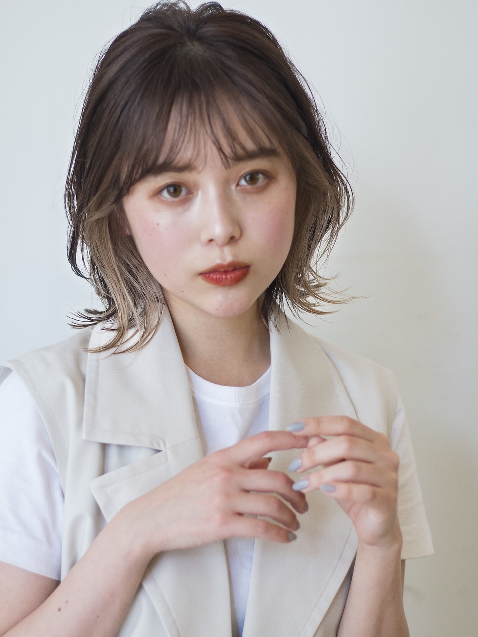今年の前髪はフェザーバングで決まり♡ふんわりキュートな前髪の作り方と最旬カタログ12選｜ホットペッパービューティーマガジン