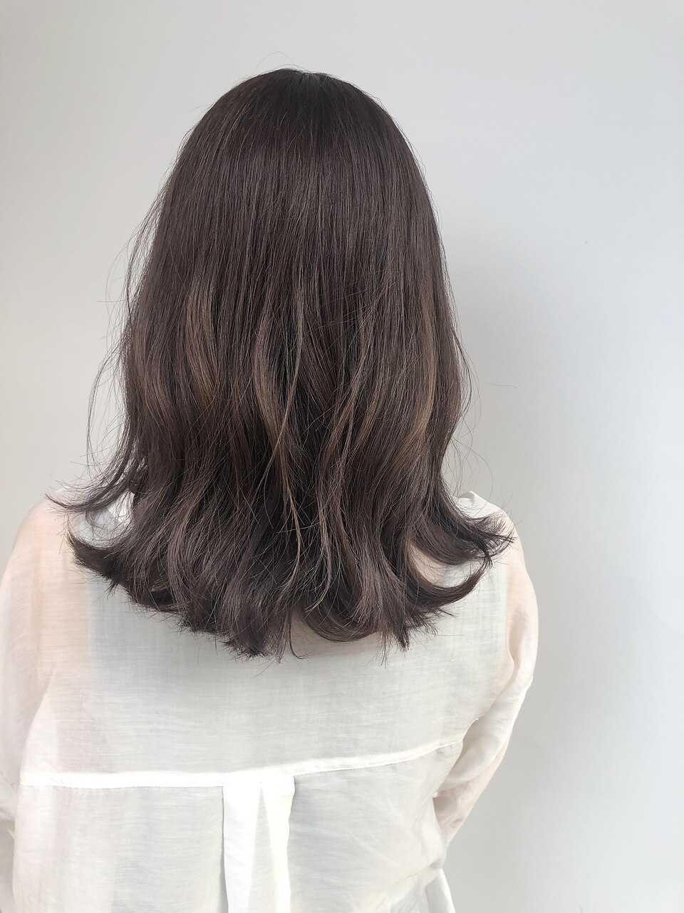 ラベンダーグレージュってどんな色 特徴とブリーチの有無別ヘアカラーサンプル集 ホットペッパービューティーマガジン