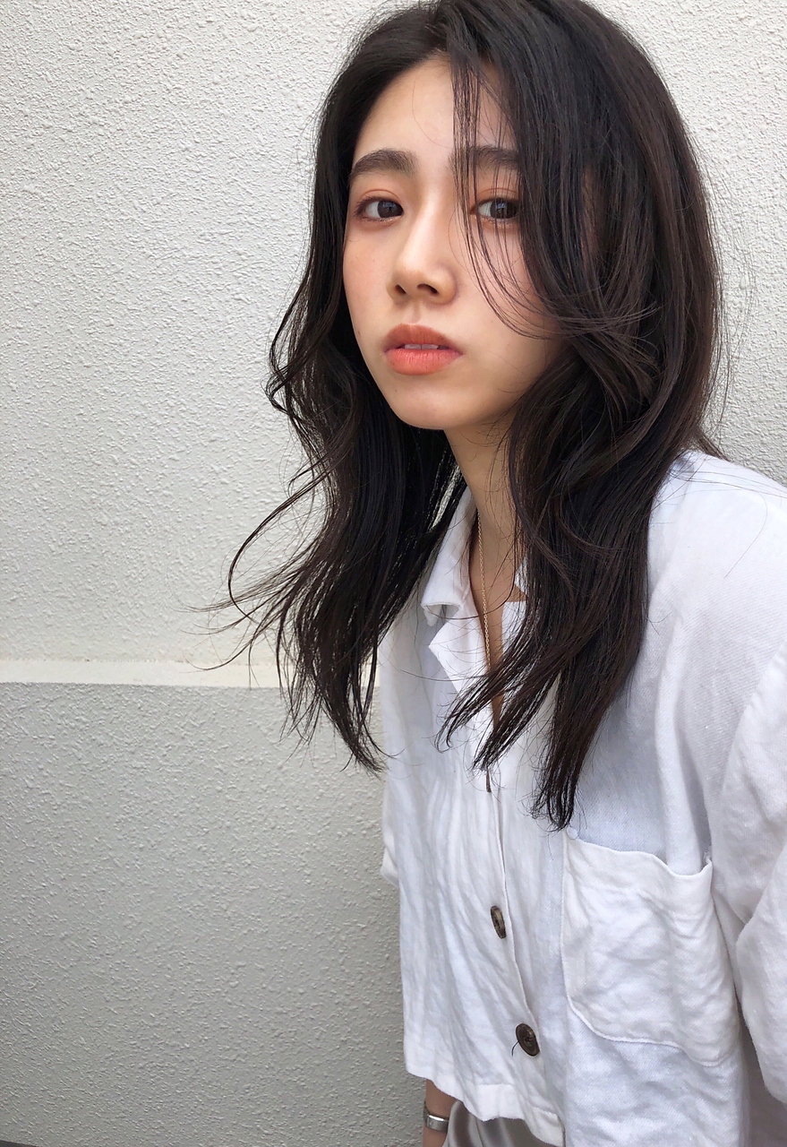 簡単前髪アレンジテクニック 伸ばしかけやレングス 顔型別 おしゃバングにする方法って ホットペッパービューティーマガジン