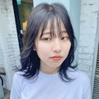 透明感アッシュグレー×外ハネ大人ミディ