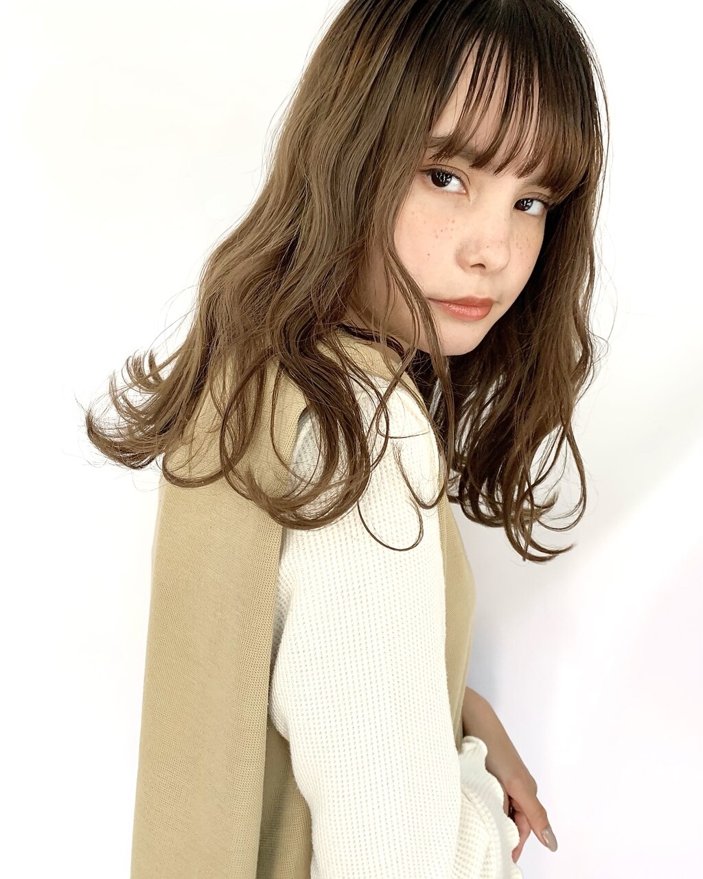 質感柔らかオリーブベージュヘアー