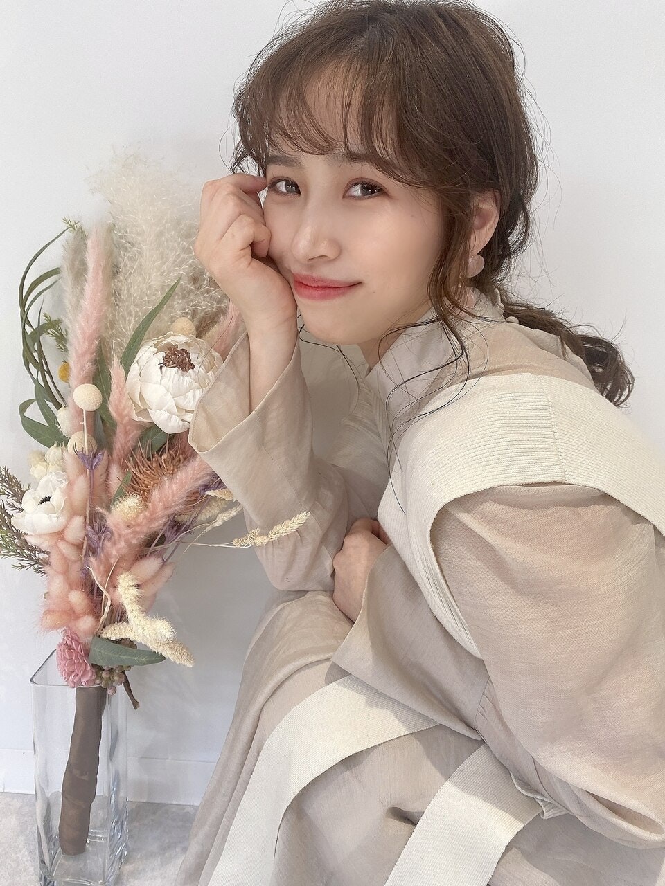 おしゃれなポニーテールは前髪で決まる バングのありなし別おすすめスタイル特集 ホットペッパービューティーマガジン おしゃれなポニーテールは前髪で決まる バングのありなし別おすすめスタイル特集 ホットペッパービューティーマガジン