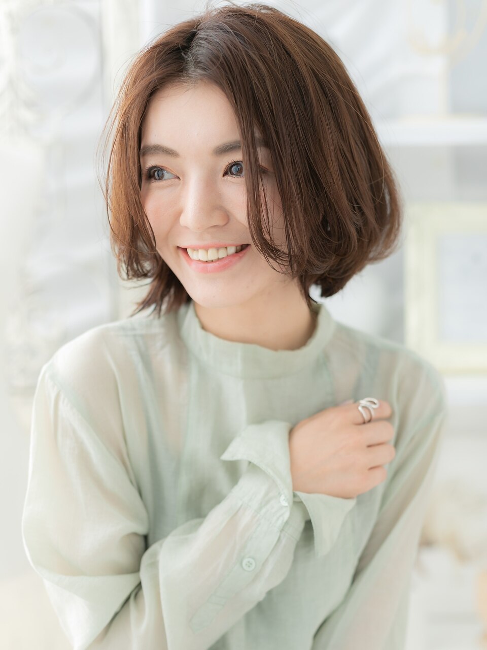 センターパートでくせ毛風前下がり大人ボブa上尾!
