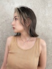 Aラインボブベージュカラー　イヤリングカラー切りっぱなしボブ