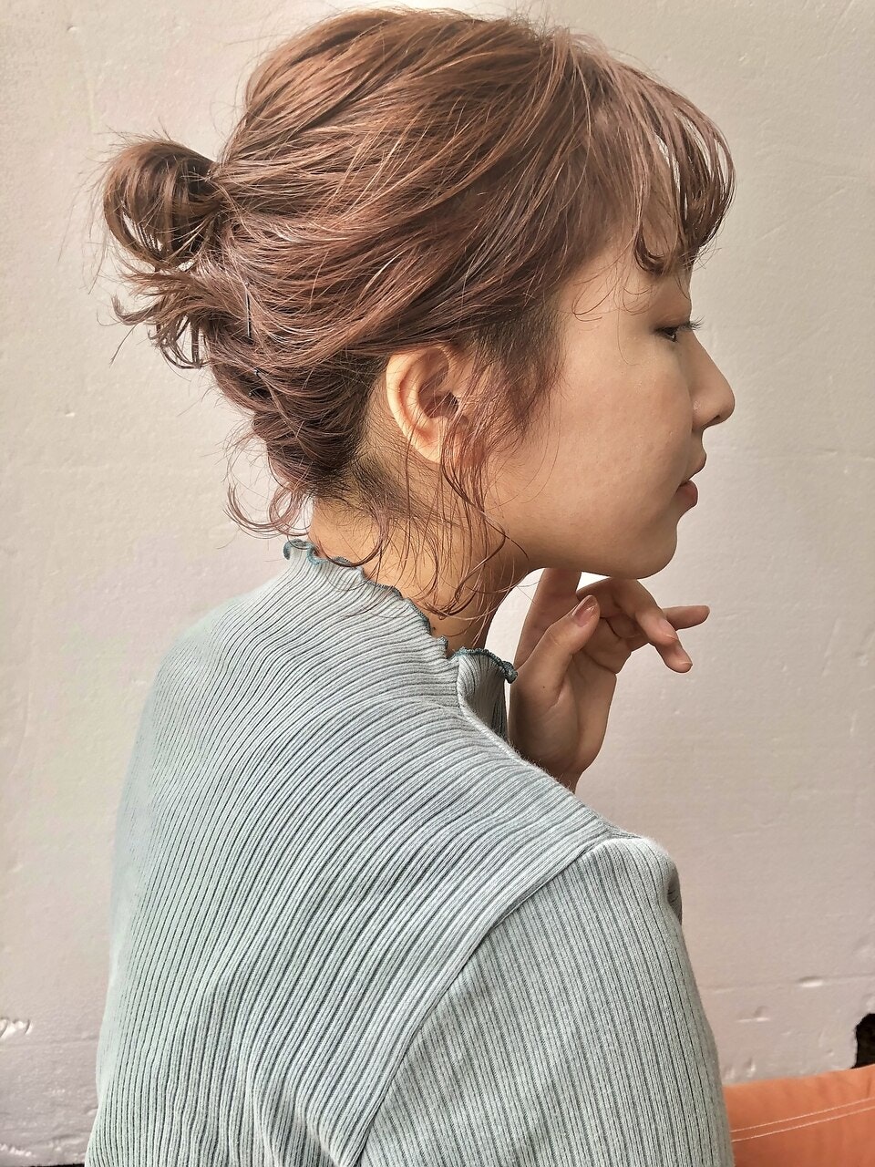 まとめ髪アイデア集。イラストでわかるゴムだけ簡単アレンジやおしゃれ見えテクのサムネイル画像