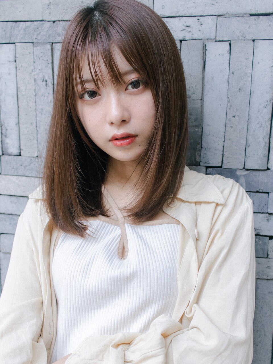 ツヤさらで柔らかい質感な大人可愛い王道ミディ