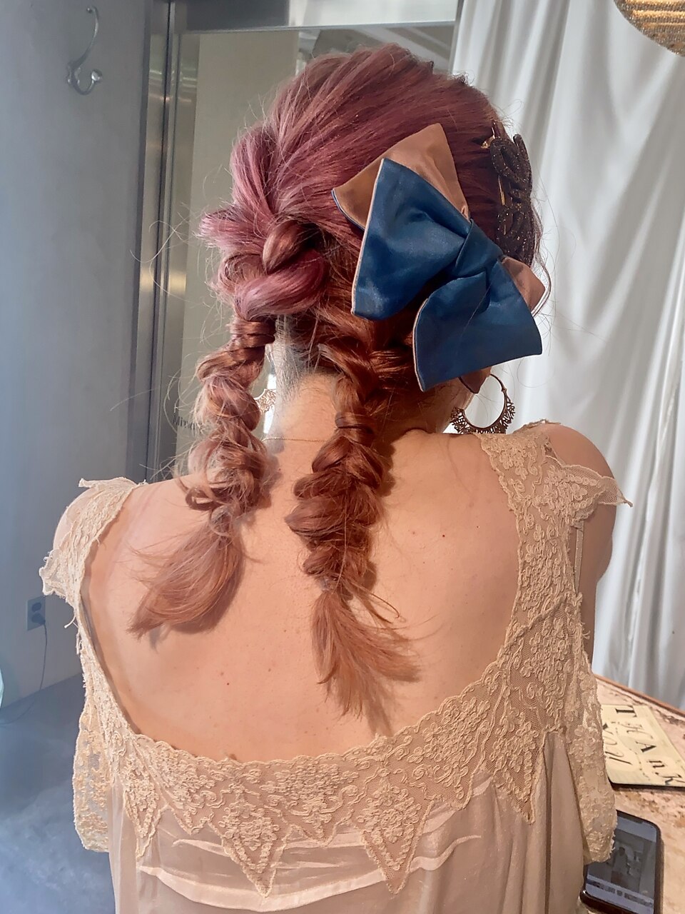 ダブルカラー ピンク お呼ばれヘア レイヤーカット ウルフカット