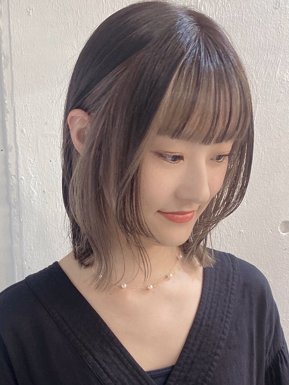 レイヤーボブ×ベージュのフェイスフレーミング