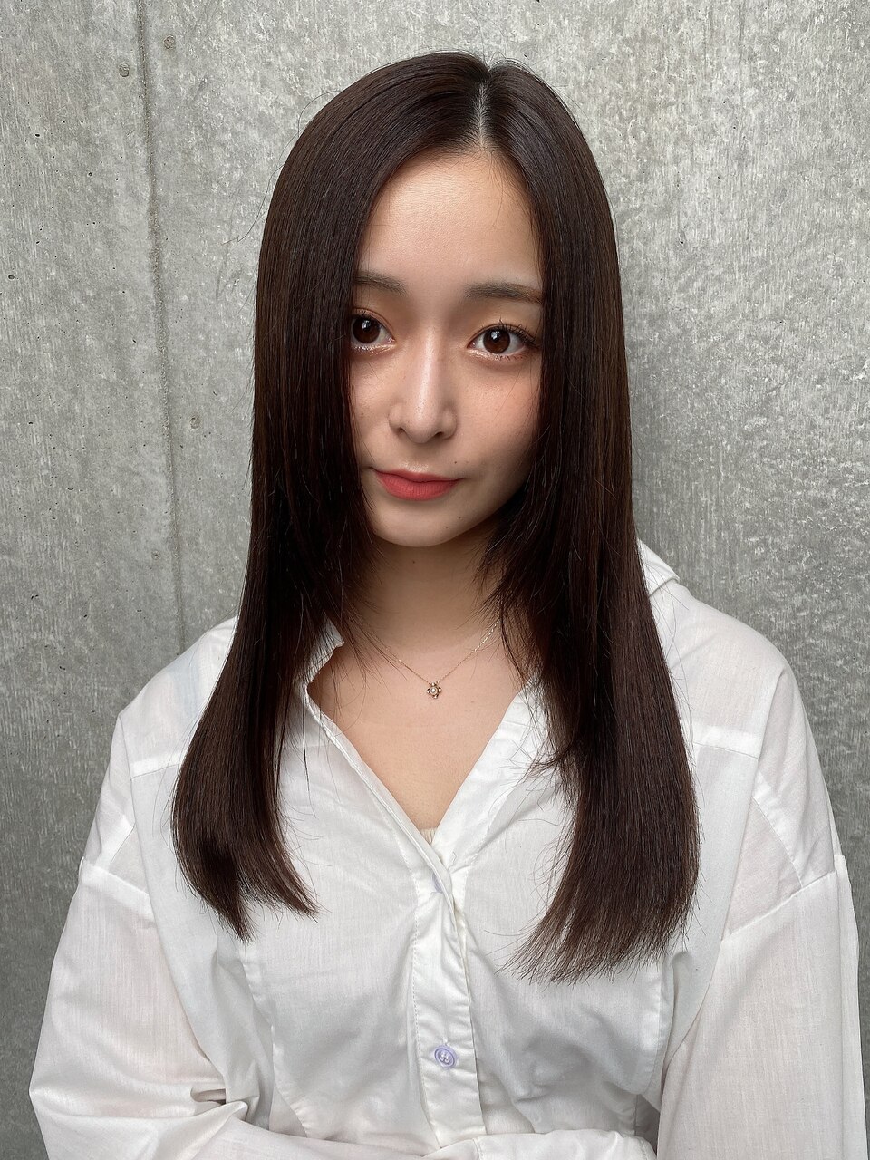 艶サラストレートヘア
