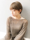 大人可愛いマロンベージュ前髪ありの丸みショート　