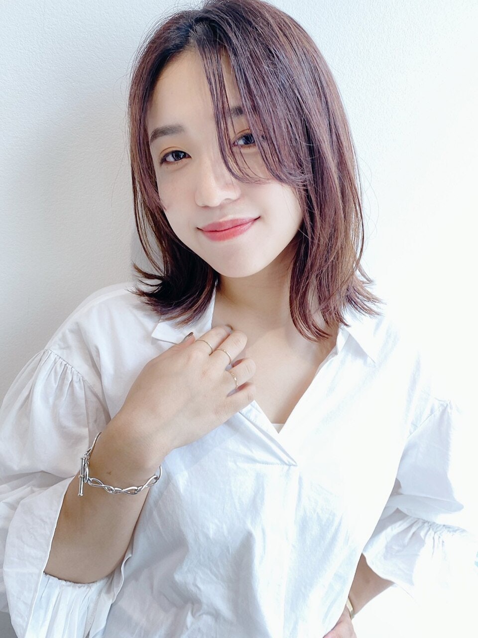 面長さんに似合う前髪って バングの選び方 お顔立ちを活かせるバングスタイル集 ホットペッパービューティーマガジン