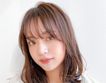 女性らしさ満点の縦巻きスタイル あなたはしっかり巻き派 ゆる巻き派 ホットペッパービューティーマガジン 女性らしさ満点の縦巻きスタイル あなたはしっかり巻き派 ゆる巻き派 ホットペッパービューティーマガジン