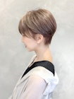 大人可愛いベリーショートハイトーンミルクティーベージュK09-08