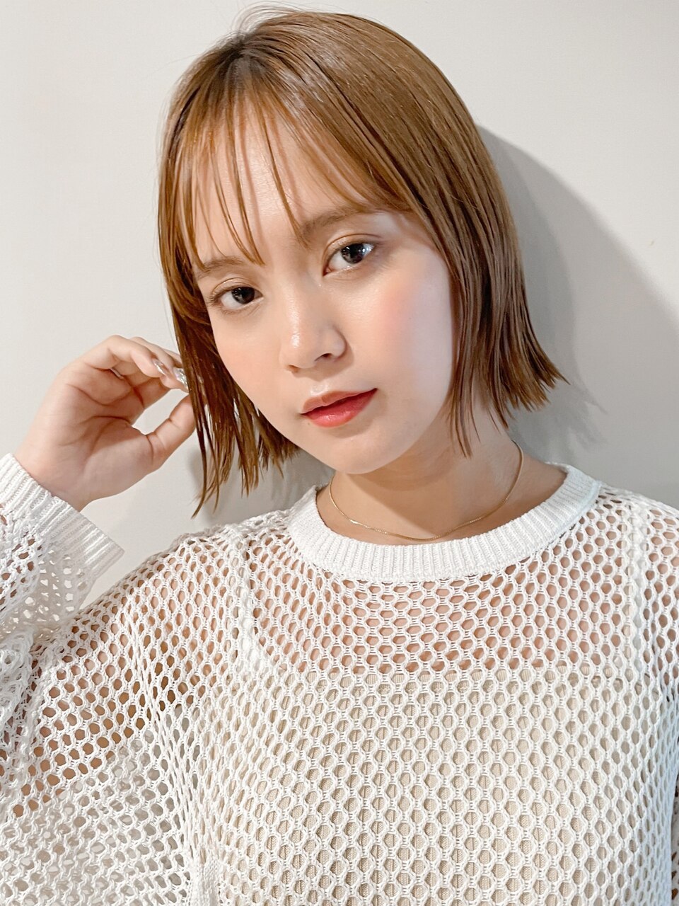 ボブ大人かわいいフェザーバングイメチェンカーキグレージュ小顔