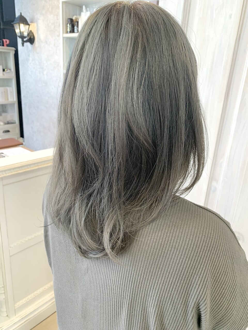 福山市美容室Caary プラチナグレージュ☆ツヤツヤイルミナカラー