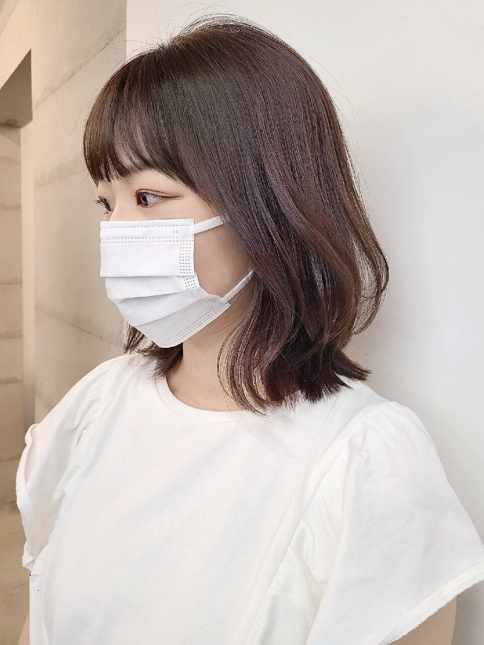 アッシュベージュ くびれミディアム 顔周りカット 小顔カット