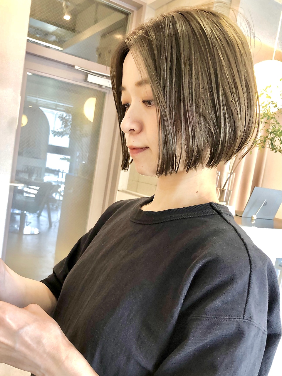 大人かわいい『前下がりボブ』アッシュベージュカラー30代40代