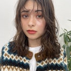 【F.】リラックスウェーブミディアムシースルーバング