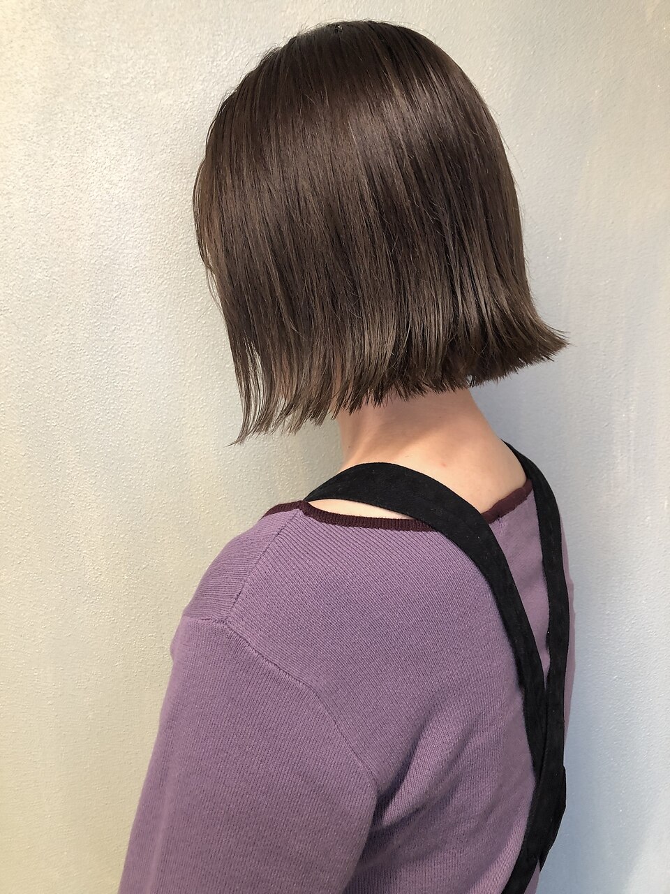 切りっぱなしボブ×オリーブブラウン