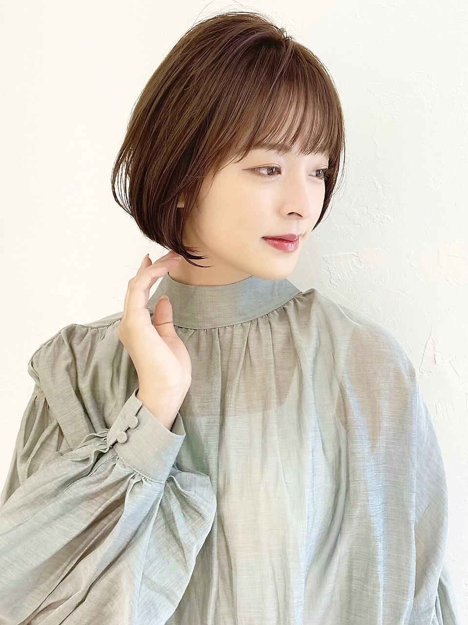 面長さんに似合う前髪って バングの選び方 お顔立ちを活かせるバングスタイル集 ホットペッパービューティーマガジン