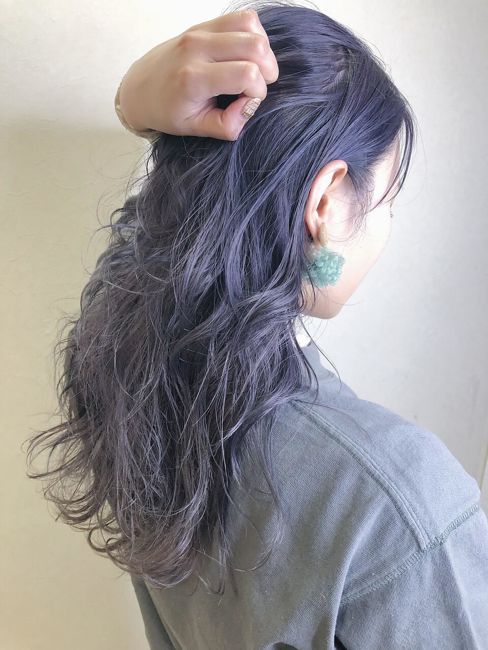 22年 青髪が気になる ブルー系ヘアカラーの種類とブリーチの有無別サンプル集 ホットペッパービューティーマガジン