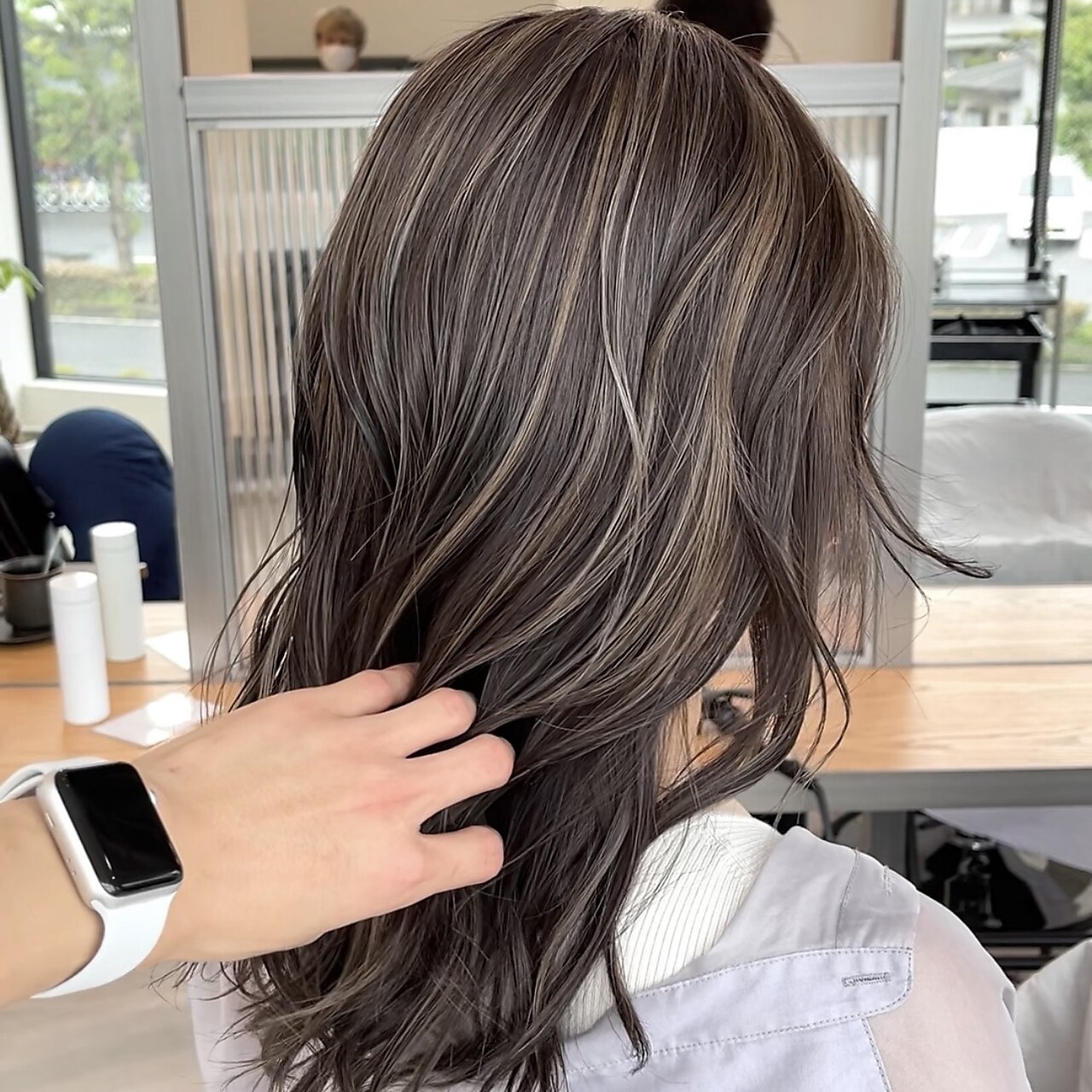 22年版 バレイヤージュカラーについて知りたい 色 長さ別おすすめカタログ ホットペッパービューティーマガジン