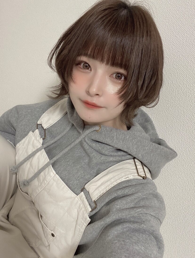 アッシュブラウンくびれマッシュウルフ