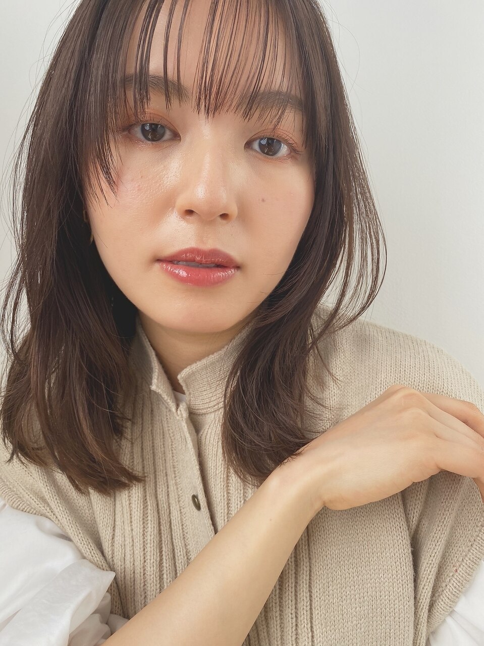 【Lit】シースルーバングとレイヤーで小顔ミディアム 