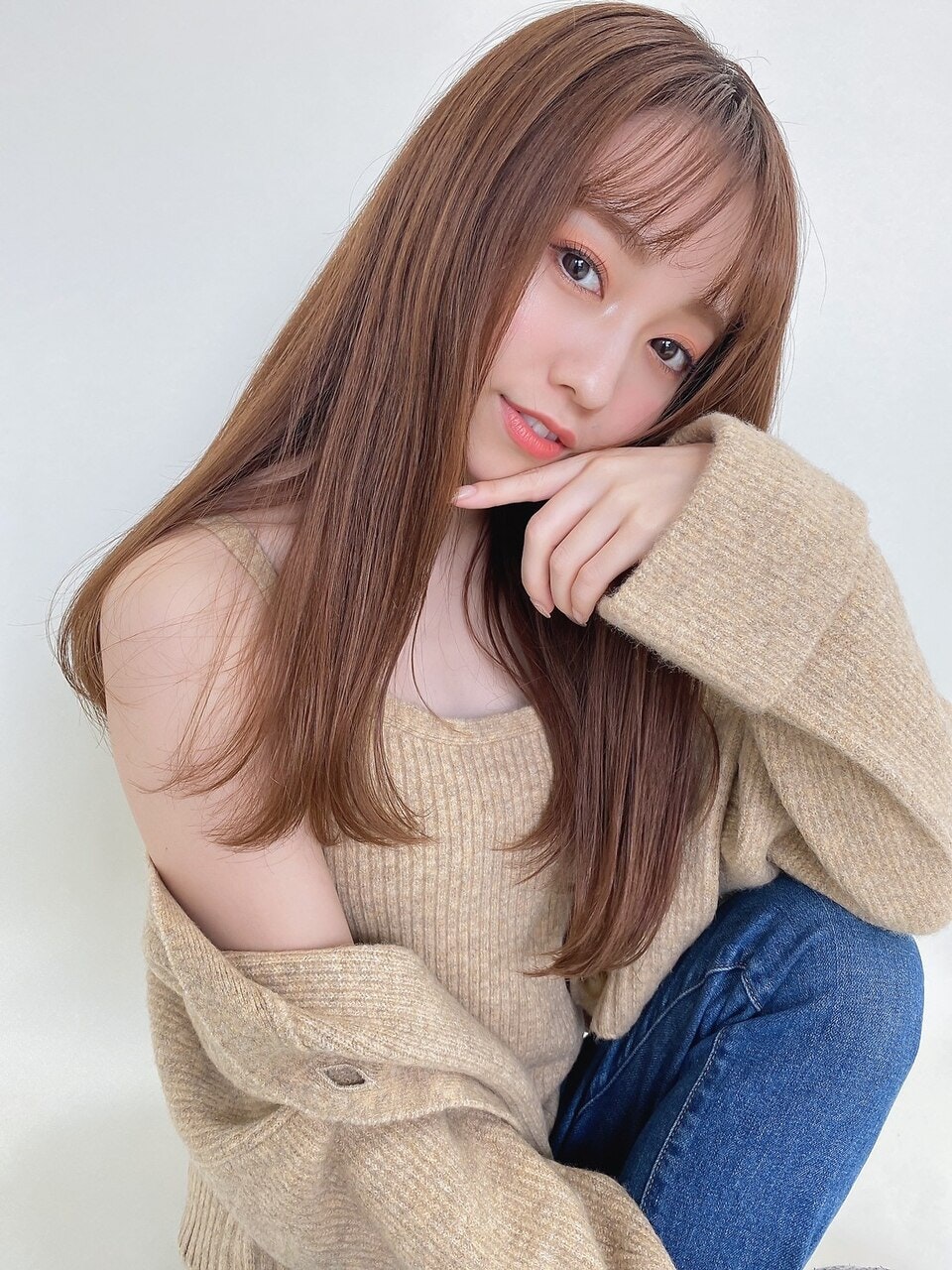 フォギーベージュに挑戦したい!似合う色味を見つけるポイント&明るさ別カラーカタログのサムネイル画像