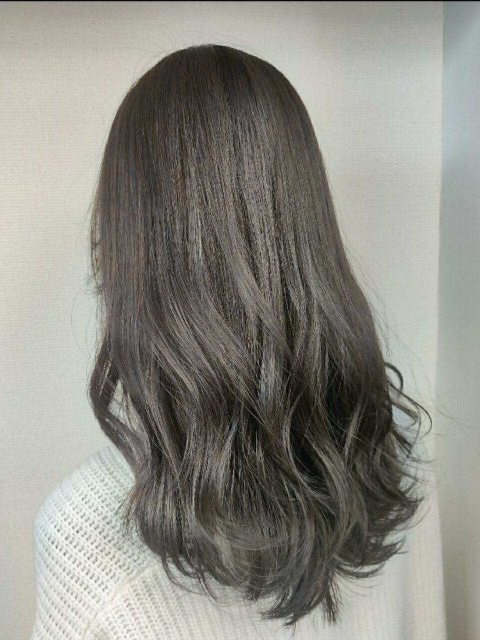 22年 暗め髪色をパーソナルカラー別にご紹介 あなたに似合う暗髪は ホットペッパービューティーマガジン