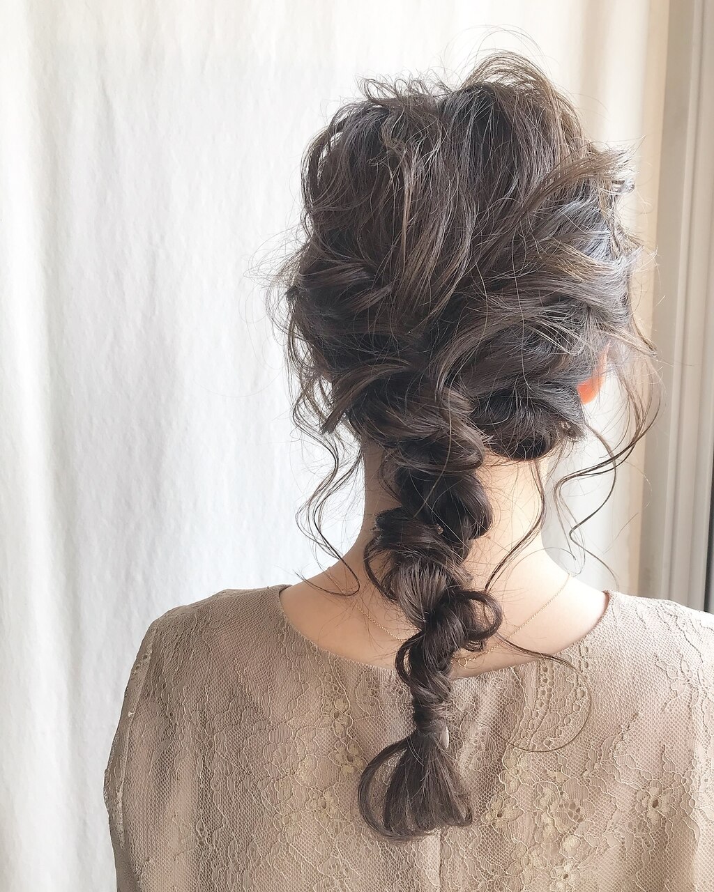 編み下ろしヘアアレンジ