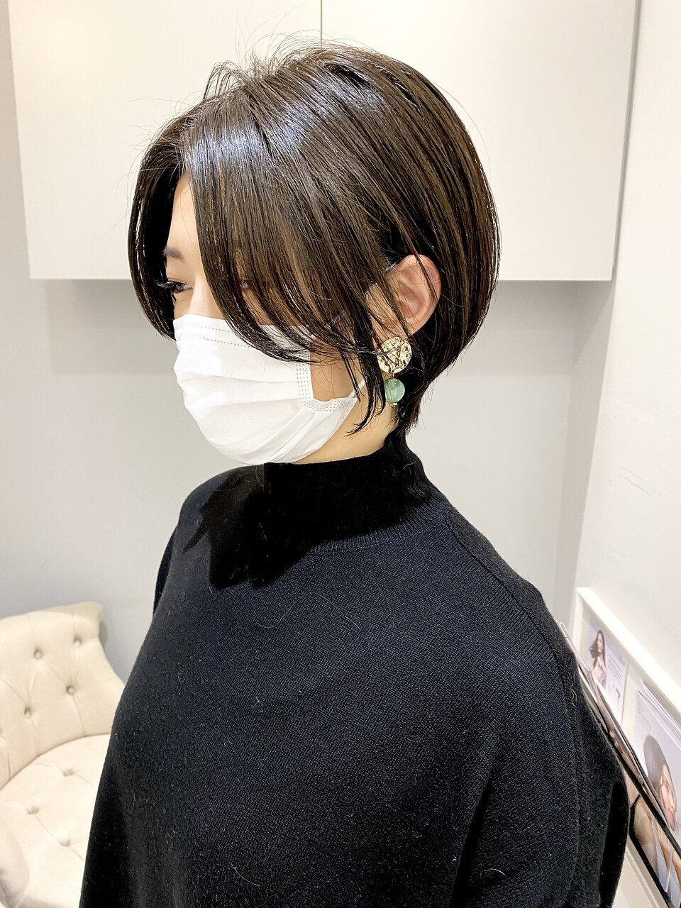 大人女性におすすめ　長め前髪×耳掛けショート
