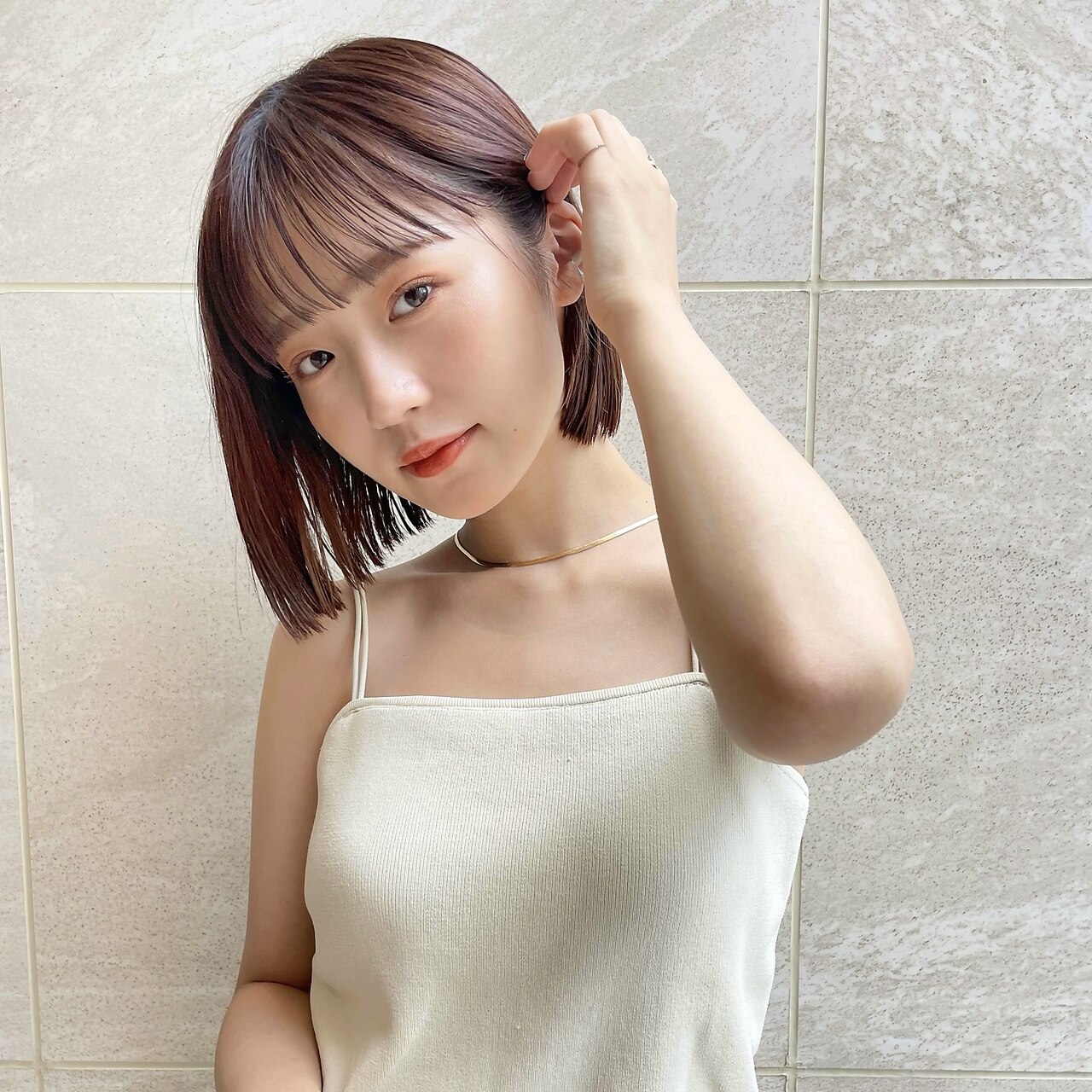 簡単スタイリングヘア顎ラインぱつっとボブ