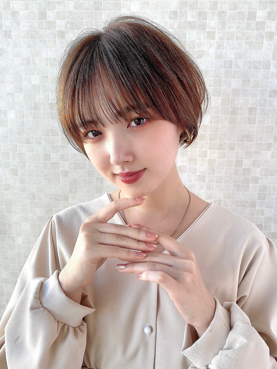 小顔ショートヘア ベージュ グレージュ  20代 30代 40代 新宿