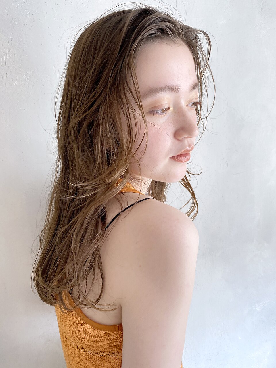 ミディアムレイヤー_くびれヘアビタミンカラー_48503