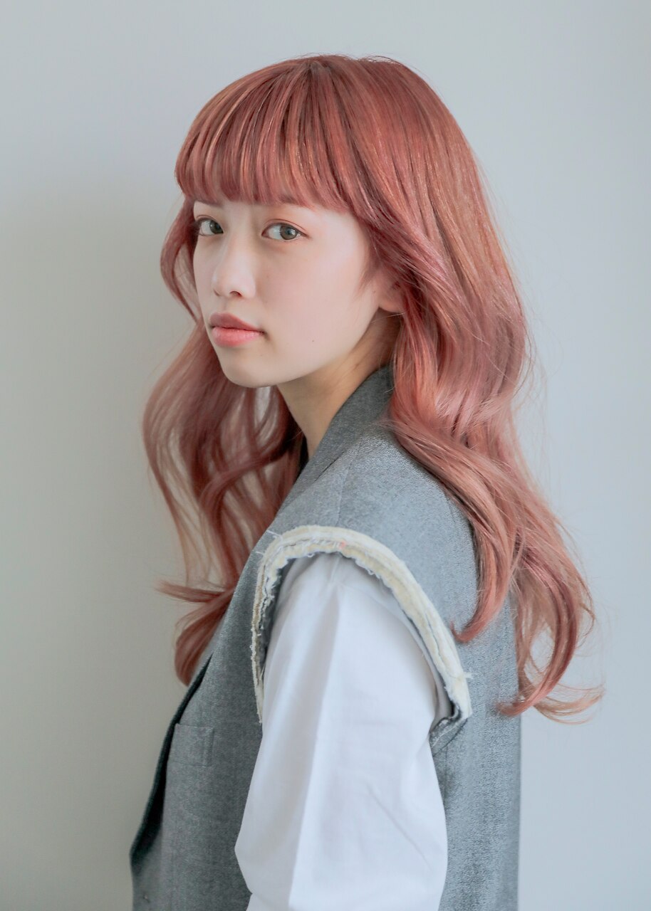 ピンクオレンジの“たゆんたゆんヘア♪”