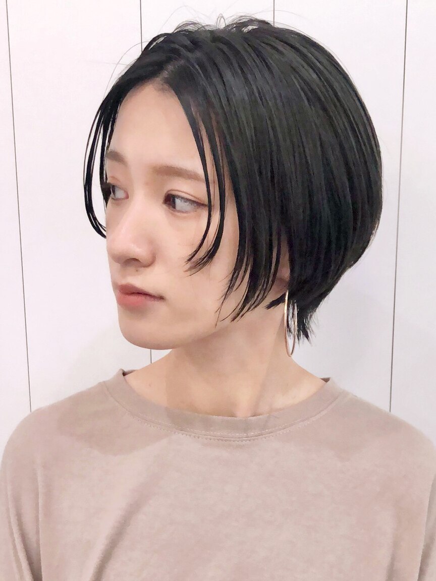 ハンサムショート_くびれヘアビタミンカラー_ba340352