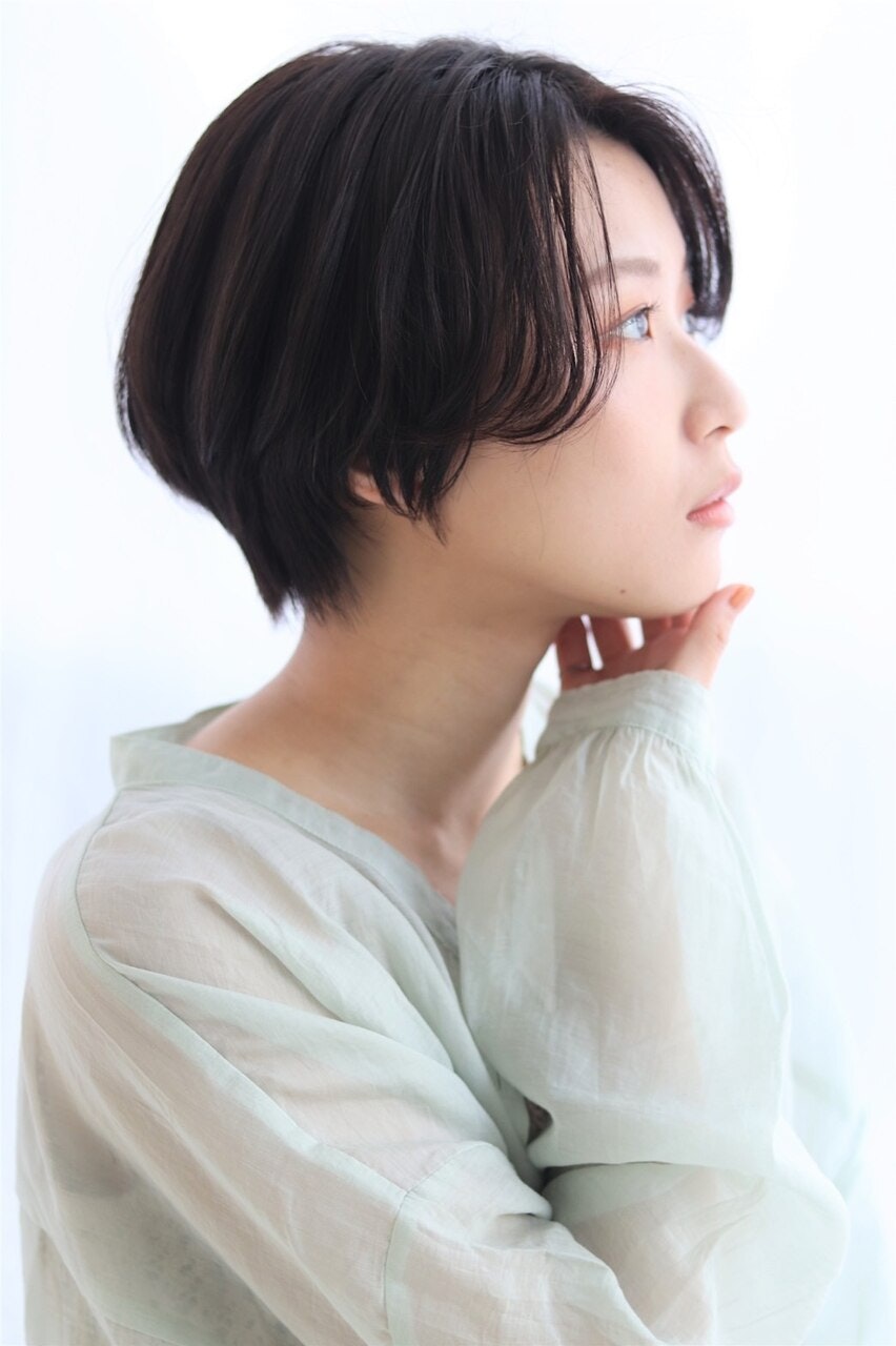 前髪なしショートで大人っぽく 定番 トレンドスタイル見本と似合うスタイルのオーダー方法 ホットペッパービューティーマガジン 前髪なしショートで大人っぽく 定番 トレンドスタイル見本と似合うスタイルのオーダー方法 ホットペッパービューティーマガジン