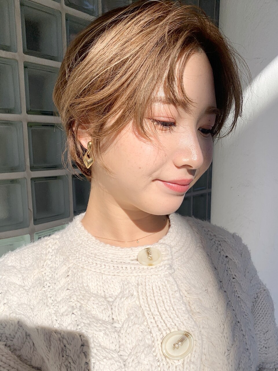 かきあげ前髪の作り方をイラストでレクチャー プロ直伝のポイントと長さ別ヘアアレンジ ホットペッパービューティーマガジン