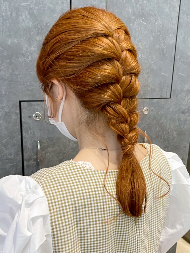 雨の日におすすめの髪型は 崩れにくいヘアのポイントと参考スタイル ホットペッパービューティーマガジン